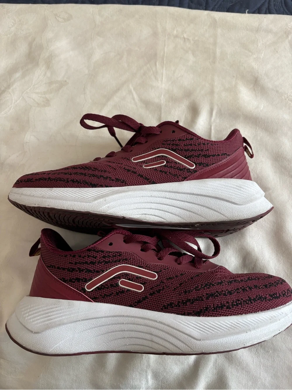 Fitville Burgundy Knit Lace-Up Sneakers 8.5